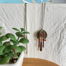 Charger l'image dans la galerie, Sautoir Gaïa - Tissage perles semi-précieuses de grenat et miyuki délica prune