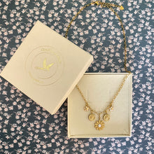Charger l'image dans la galerie, Collier fleuri Flora blanc 