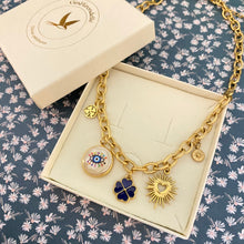 Charger l'image dans la galerie, Collier Jasmina trèfle bleu marine et oeil protecteur