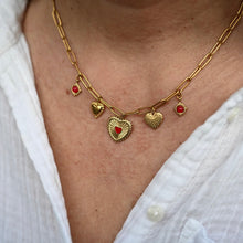 Charger l'image dans la galerie, Collier Cécilia acier inox doré Coeurs rouge