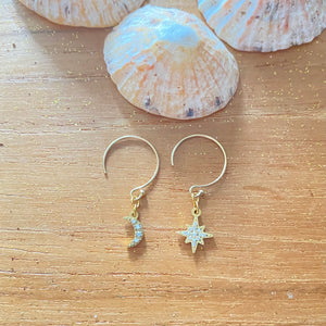Boucles d'oreilles crochets Solina lune étoile strass