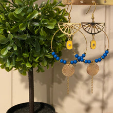 Charger l&#39;image dans la galerie, Boucles d&#39;oreilles Marina Créole et perles jaune et bleu électrique