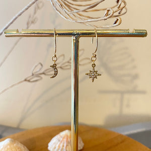 Boucles d'oreilles Solina lune étoile strass