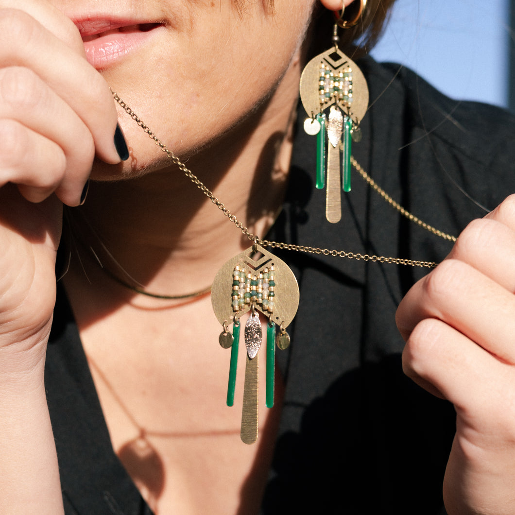 Sautoir et boucles d'oreilles Gaïa - Tissage perles semi-précieuses agate mousse et miyuki délica dorées vert sapin