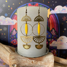 Charger l'image dans la galerie, Boucles d'oreilles Francesca Demi-lunes jaune