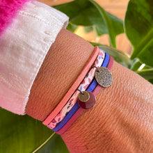 Charger l&#39;image dans la galerie, bracelet suzanna tissu Une suédine cuir rose