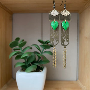 Boucles d'oreilles Tatiana pendentif laurier laurier et goutte émaillée vert brésil