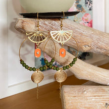 Charger l'image dans la galerie, Boucles d'oreilles Maria Créole sequin mandarine perles vert kaki
