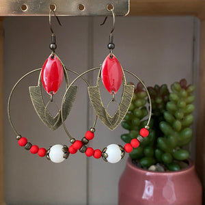 Boucles d'oreilles Lola bronze créoles navettes et perles rouge et blanc