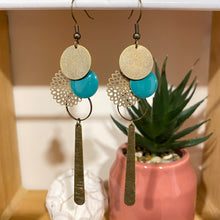 Charger l&#39;image dans la galerie, Boucles d&#39;oreilles Elena bronze sequin turquoise