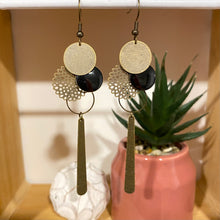 Charger l&#39;image dans la galerie, Boucles d&#39;oreilles Elena bronze noir
