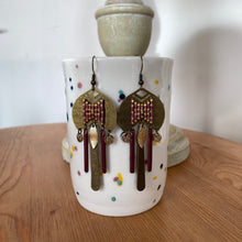 Charger l'image dans la galerie, Boucles d'oreilles Gaïa - Tissage perles miyuki délica or et vieux rose