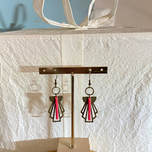 Charger l'image dans la galerie, Boucles d'oreilles Andréa éventail rétro rose indien