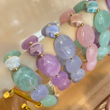 Charger l'image dans la galerie, Bracelet élastique Sabrina - perles ovales acryliques