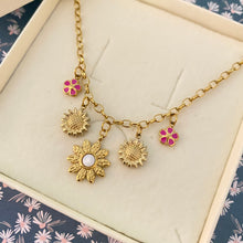 Charger l'image dans la galerie, Collier fleuri Flora rose acier inox