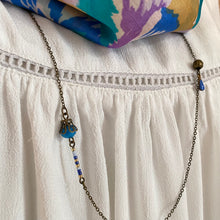 Charger l&#39;image dans la galerie, Sautoir Azia bronze Perle verre donut facettée bleu et marine