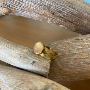 Bague Ava cabochon quartz rose