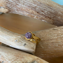 Charger l&#39;image dans la galerie, Bague Ava cabochon lépidolite