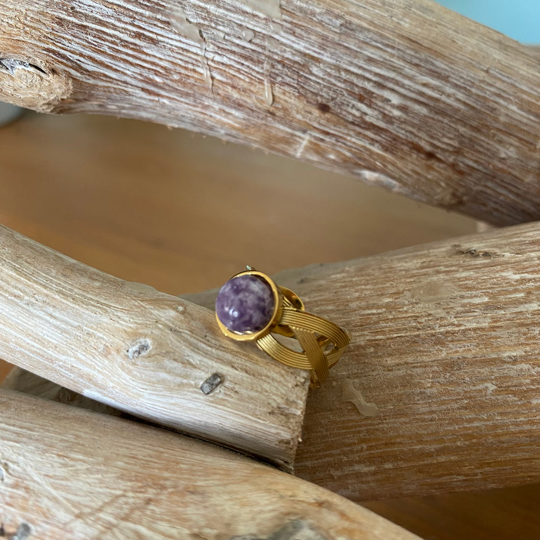 Bague Ava cabochon lépidolite