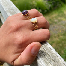 Charger l&#39;image dans la galerie, Bague Ornella amethyste et nacre blanc lumineux