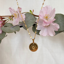 Charger l&#39;image dans la galerie, Collier Paloma - Fleur de naissance