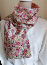 Charger l&#39;image dans la galerie, Foulard Liberty rose - Gin&#39;Hirondelle