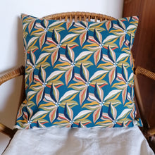 Charger l&#39;image dans la galerie, Coussin Hibiscus - Gin&#39;Hirondelle