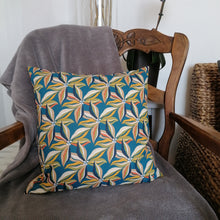 Charger l&#39;image dans la galerie, Coussin Hibiscus - Gin&#39;Hirondelle