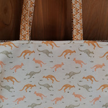 Charger l&#39;image dans la galerie, Tote bag wallaby détails