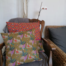 Charger l&#39;image dans la galerie, Coussin Cacatoès et plumes 40x40 et 50x50